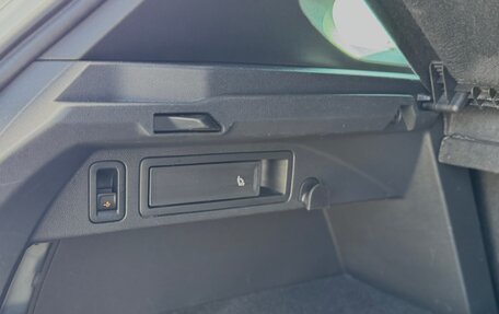 Volkswagen Tiguan II, 2018 год, 2 890 000 рублей, 19 фотография