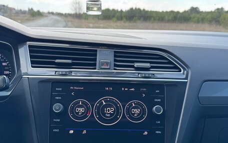 Volkswagen Tiguan II, 2018 год, 2 890 000 рублей, 39 фотография