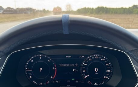 Volkswagen Tiguan II, 2018 год, 2 890 000 рублей, 38 фотография