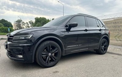 Volkswagen Tiguan II, 2019 год, 3 200 000 рублей, 1 фотография