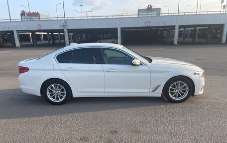 BMW 5 серия, 2018 год, 3 300 000 рублей, 2 фотография