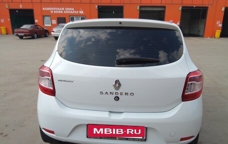 Renault Sandero II рестайлинг, 2014 год, 1 000 000 рублей, 2 фотография