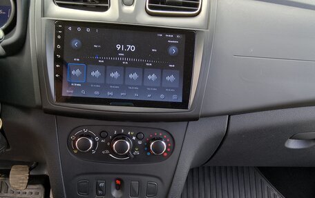Renault Sandero II рестайлинг, 2014 год, 1 000 000 рублей, 15 фотография