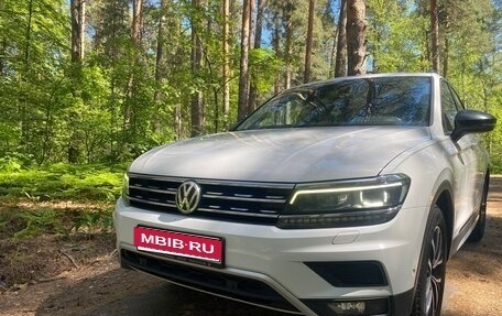 Volkswagen Tiguan II, 2019 год, 2 500 000 рублей, 1 фотография