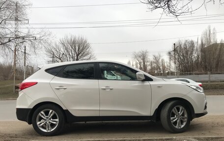 Hyundai ix35 I рестайлинг, 2013 год, 1 000 000 рублей, 5 фотография