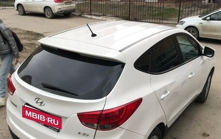 Hyundai ix35 I рестайлинг, 2013 год, 1 000 000 рублей, 3 фотография