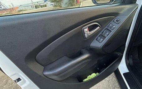Hyundai ix35 I рестайлинг, 2013 год, 1 000 000 рублей, 13 фотография