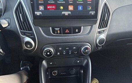 Hyundai ix35 I рестайлинг, 2013 год, 1 000 000 рублей, 10 фотография