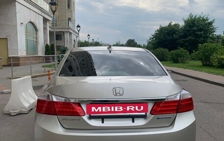 Honda Accord IX рестайлинг, 2013 год, 1 800 000 рублей, 2 фотография