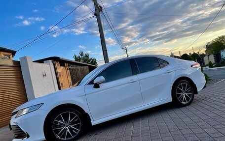 Toyota Camry, 2022 год, 3 600 000 рублей, 4 фотография