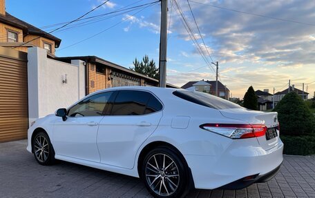 Toyota Camry, 2022 год, 3 600 000 рублей, 5 фотография