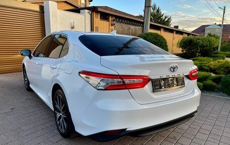 Toyota Camry, 2022 год, 3 600 000 рублей, 6 фотография