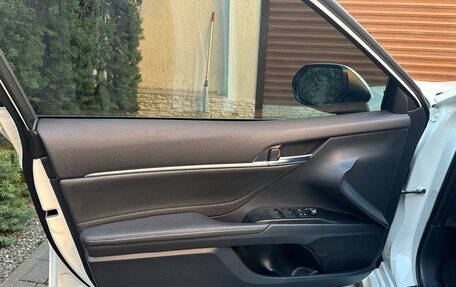 Toyota Camry, 2022 год, 3 600 000 рублей, 32 фотография