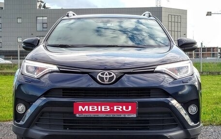 Toyota RAV4, 2019 год, 2 480 000 рублей, 2 фотография