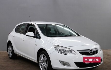 Opel Astra J, 2011 год, 630 000 рублей, 3 фотография
