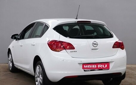 Opel Astra J, 2011 год, 630 000 рублей, 7 фотография