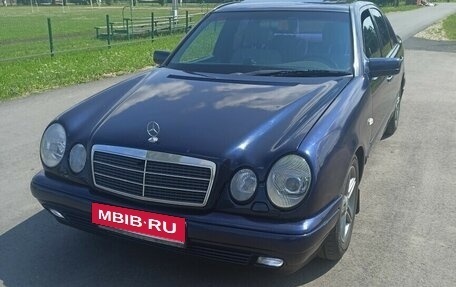 Mercedes-Benz E-Класс, 1997 год, 335 000 рублей, 3 фотография