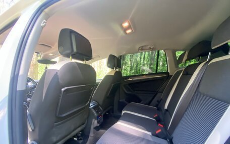 Volkswagen Tiguan II, 2019 год, 2 500 000 рублей, 4 фотография