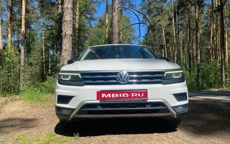 Volkswagen Tiguan II, 2019 год, 2 500 000 рублей, 19 фотография