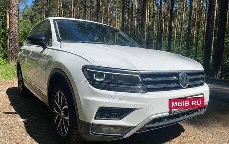Volkswagen Tiguan II, 2019 год, 2 500 000 рублей, 18 фотография
