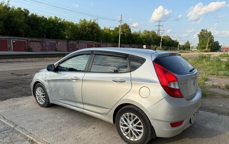 Hyundai Solaris II рестайлинг, 2013 год, 670 000 рублей, 3 фотография