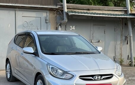 Hyundai Solaris II рестайлинг, 2013 год, 670 000 рублей, 26 фотография