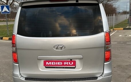 Hyundai Grand Starex Grand Starex I рестайлинг 2, 2008 год, 1 200 000 рублей, 2 фотография