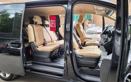 Hyundai Staria, 2022 год, 4 850 000 рублей, 3 фотография