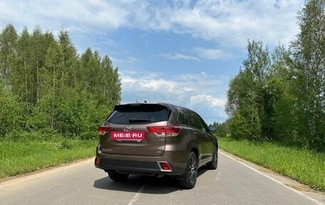 Toyota Highlander III, 2019 год, 4 300 000 рублей, 3 фотография