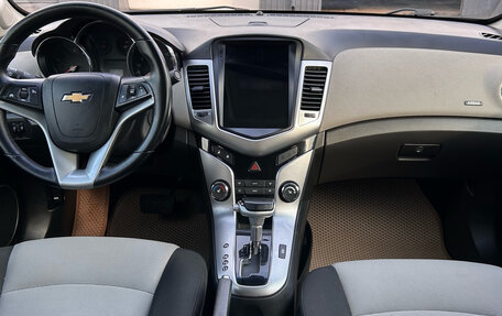 Chevrolet Cruze II, 2012 год, 950 000 рублей, 13 фотография