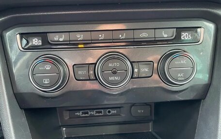 Volkswagen Tiguan II, 2019 год, 2 190 000 рублей, 16 фотография