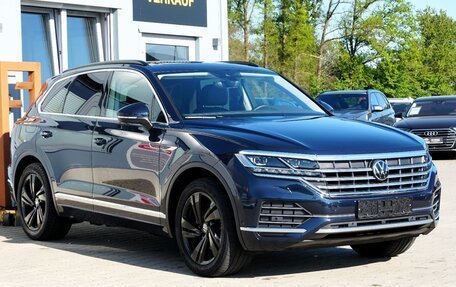Volkswagen Touareg III, 2023 год, 5 700 000 рублей, 3 фотография