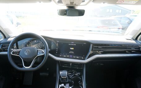 Volkswagen Touareg III, 2023 год, 5 700 000 рублей, 7 фотография