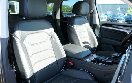 Volkswagen Touareg III, 2023 год, 5 700 000 рублей, 8 фотография