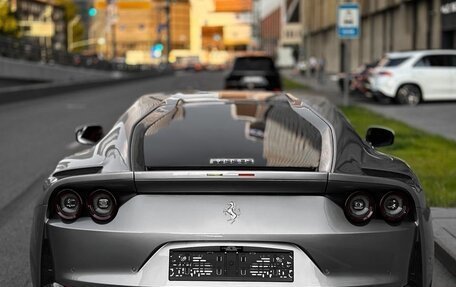 Ferrari 812, 2018 год, 32 990 000 рублей, 3 фотография
