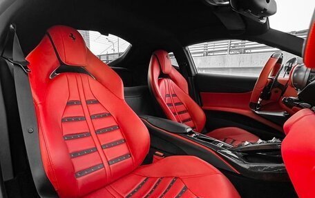 Ferrari 812, 2018 год, 32 990 000 рублей, 10 фотография
