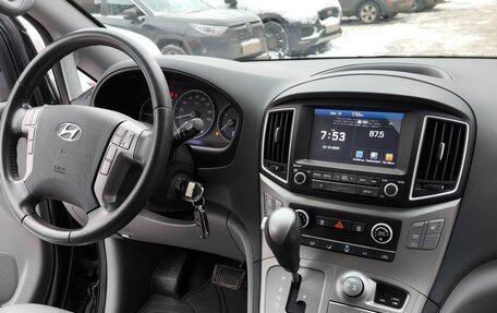 Hyundai Grand Starex Grand Starex I рестайлинг 2, 2019 год, 3 990 000 рублей, 9 фотография