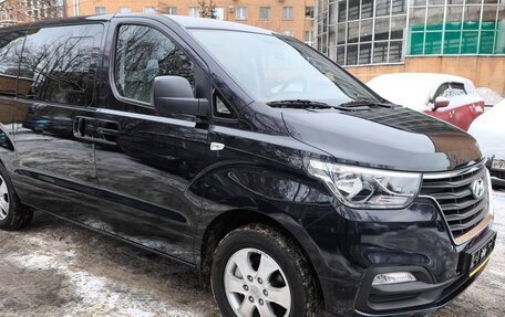 Hyundai Grand Starex Grand Starex I рестайлинг 2, 2019 год, 3 990 000 рублей, 17 фотография
