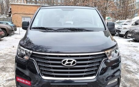 Hyundai Grand Starex Grand Starex I рестайлинг 2, 2019 год, 3 990 000 рублей, 18 фотография