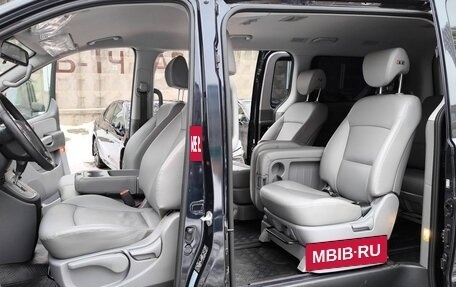 Hyundai Grand Starex Grand Starex I рестайлинг 2, 2019 год, 3 990 000 рублей, 5 фотография