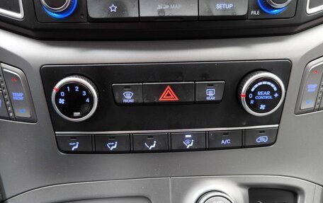 Hyundai Grand Starex Grand Starex I рестайлинг 2, 2019 год, 3 990 000 рублей, 22 фотография