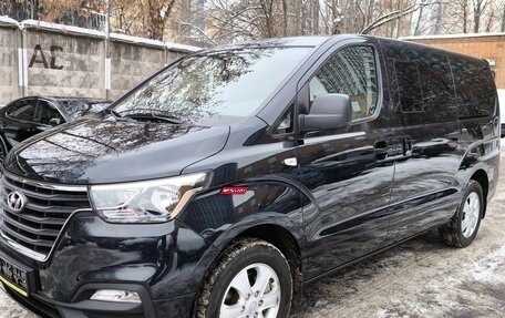 Hyundai Grand Starex Grand Starex I рестайлинг 2, 2019 год, 3 990 000 рублей, 19 фотография