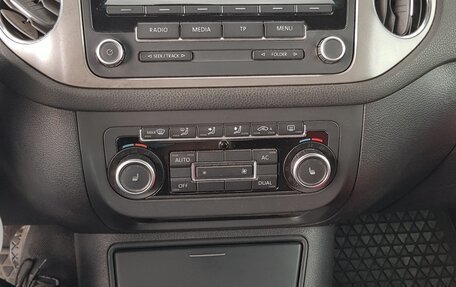 Volkswagen Tiguan I, 2010 год, 850 000 рублей, 4 фотография