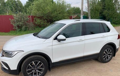 Volkswagen Tiguan II, 2021 год, 2 900 000 рублей, 3 фотография