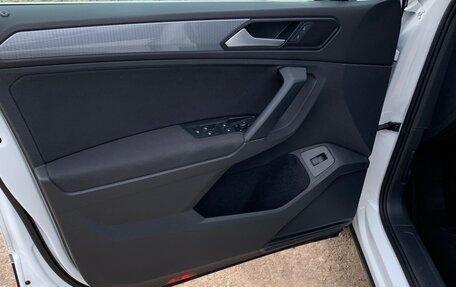 Volkswagen Tiguan II, 2021 год, 2 900 000 рублей, 14 фотография
