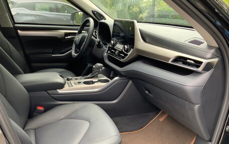 Toyota Highlander, 2025 год, 5 700 000 рублей, 12 фотография