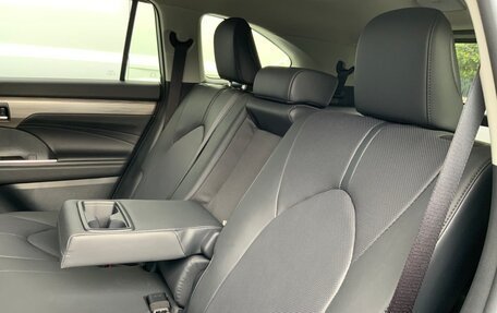Toyota Highlander, 2025 год, 5 700 000 рублей, 17 фотография