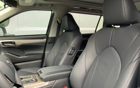 Toyota Highlander, 2025 год, 5 700 000 рублей, 16 фотография