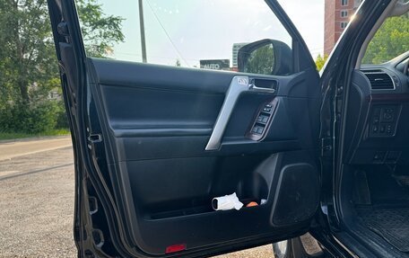 Toyota Land Cruiser Prado 150 рестайлинг 2, 2016 год, 5 300 000 рублей, 3 фотография