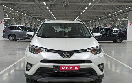 Toyota RAV4, 2017 год, 1 999 900 рублей, 6 фотография